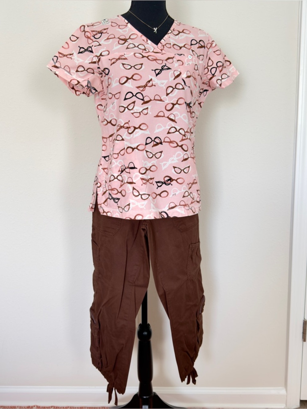 koi Pink Eyeglasses Print V-Neck Scrub Set